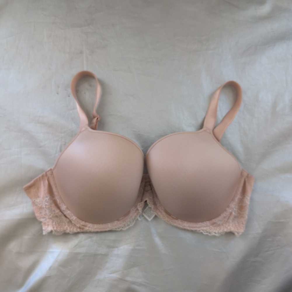 Wacoal Bra Women's 38D Beige Sand/Ivory Embrace Lace Underwire Adjustable Straps